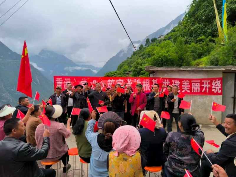 把驻村故事写在开绕山谷的“税花”姐妹——甘孜州税务局派驻丹巴县驻村干部工作感悟